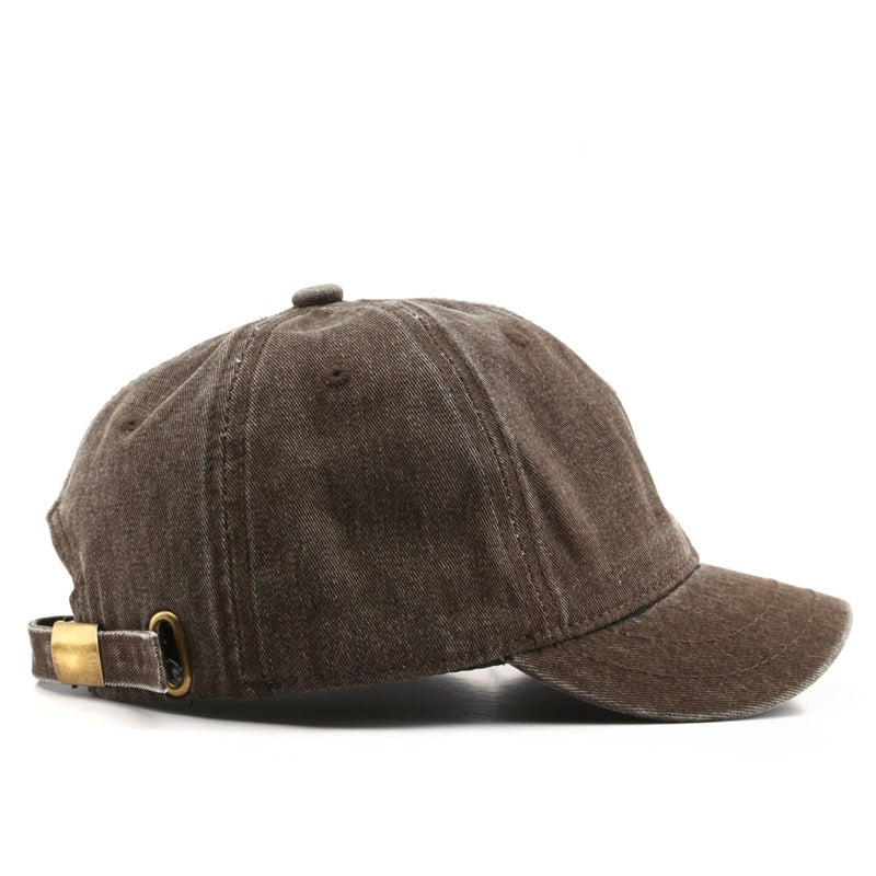 Gorra con visera corta en muchos colores diferentes