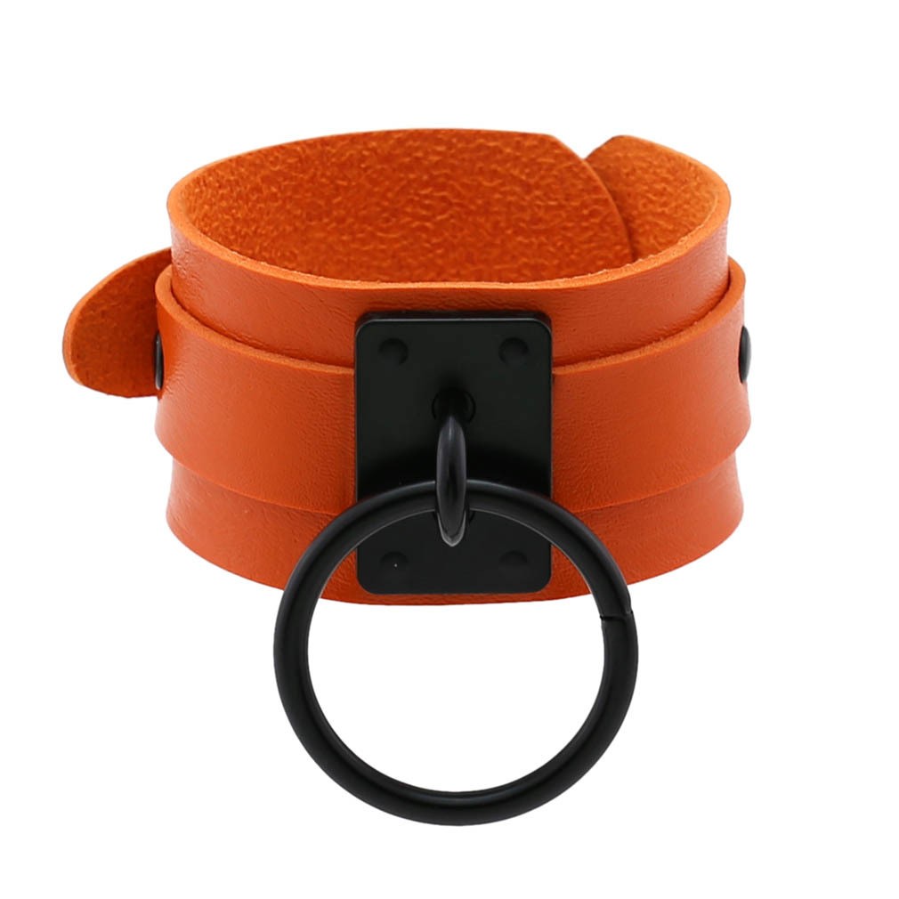 Armband with large ring
