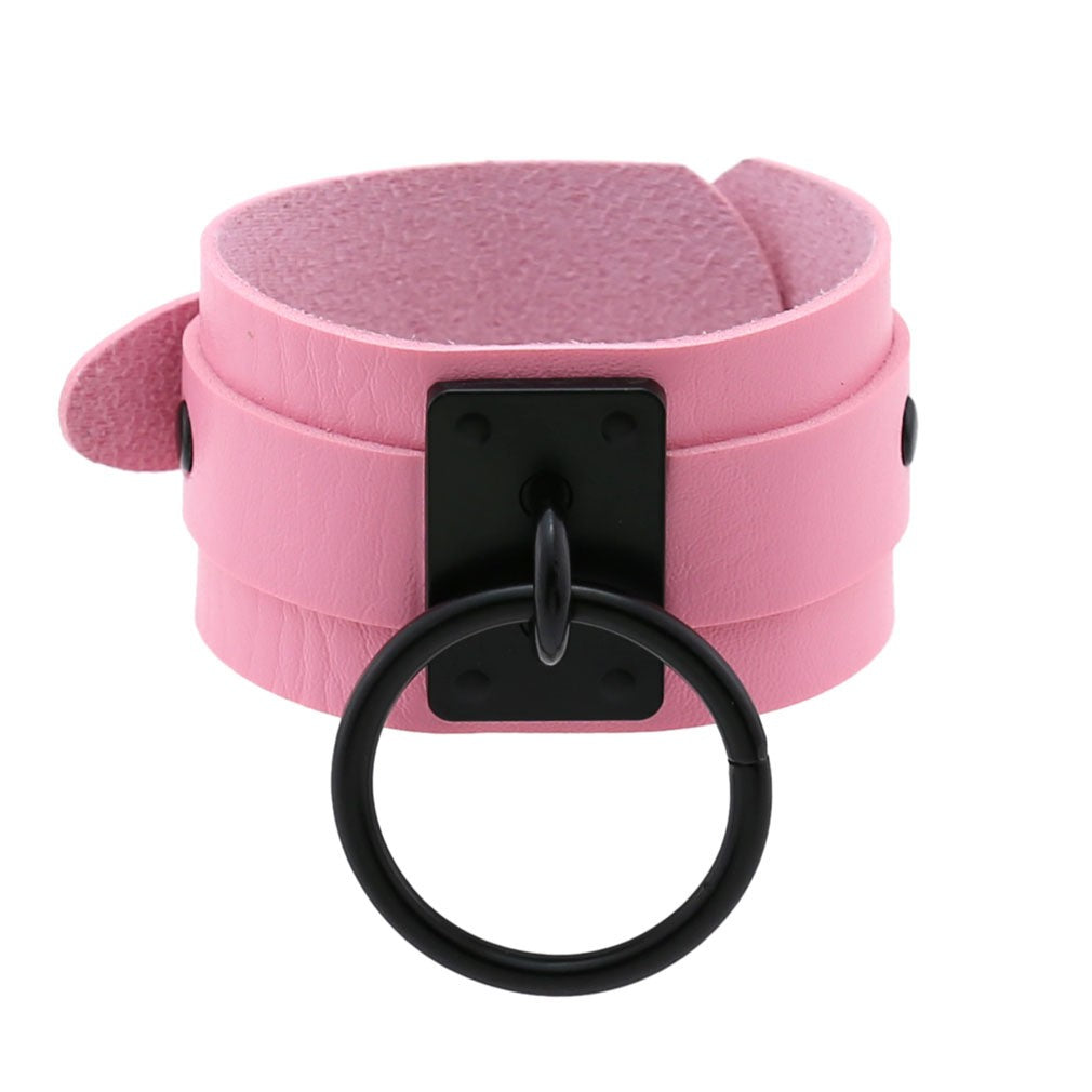 Armband with large ring