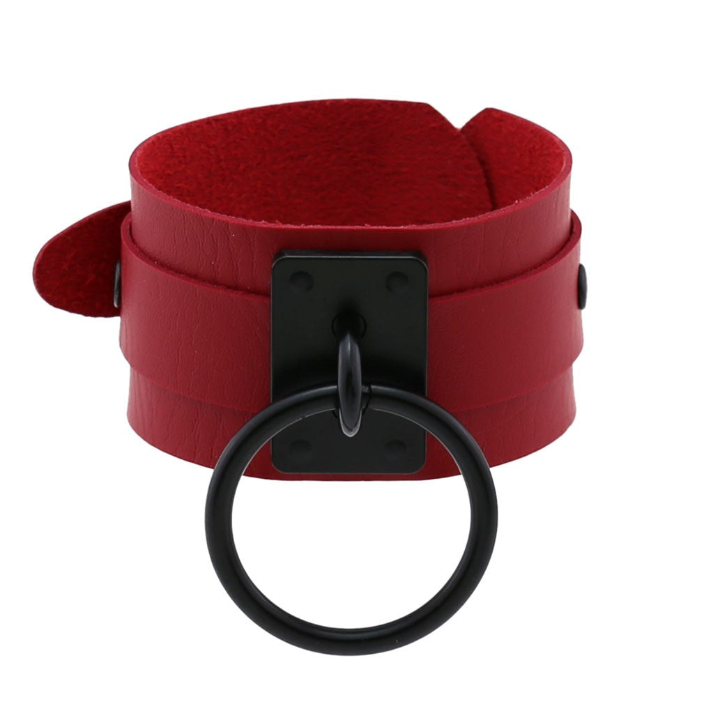Armband with large ring