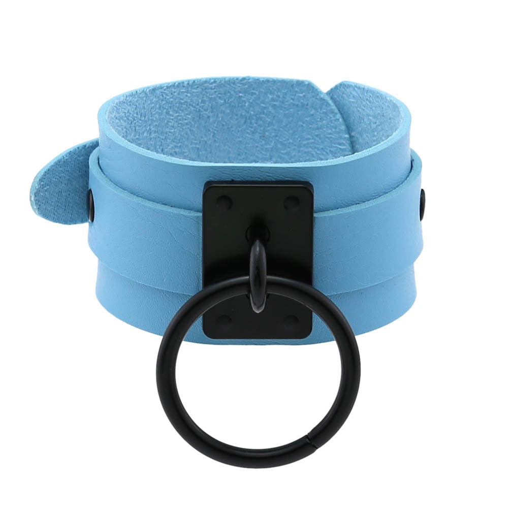 Armband with large ring