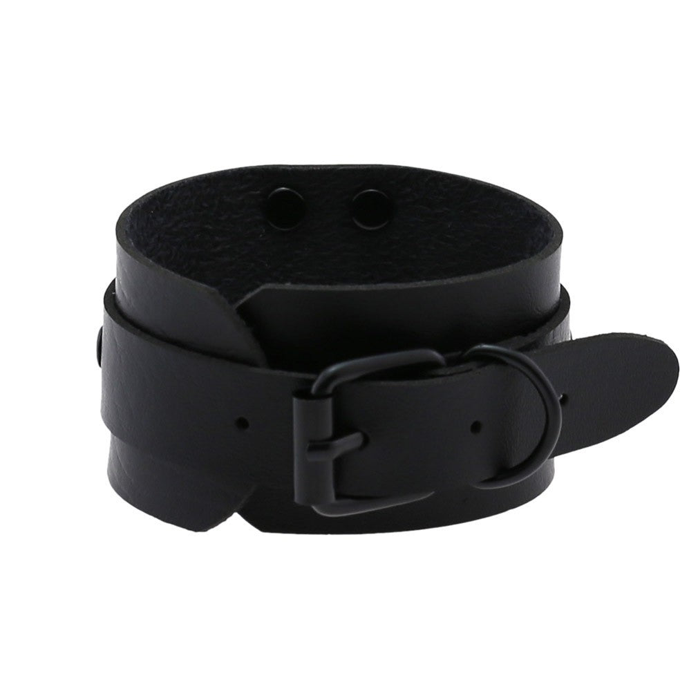 Armband with large ring