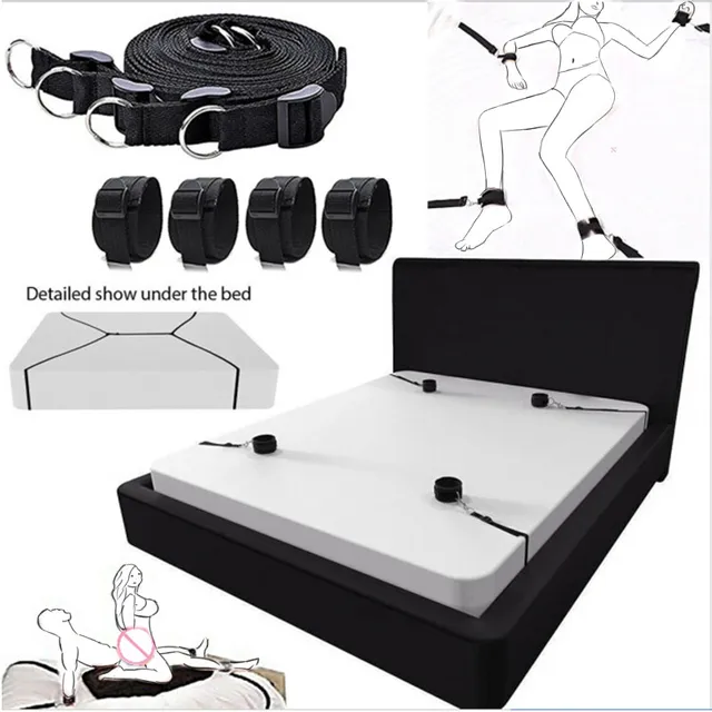 Juego de bondage para cama. Se incluyen correas para sujetar debajo de la cama, así como muñequeras y tobilleras.