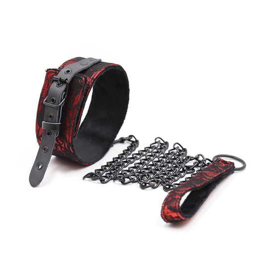 Couple with choker in genuine leather
