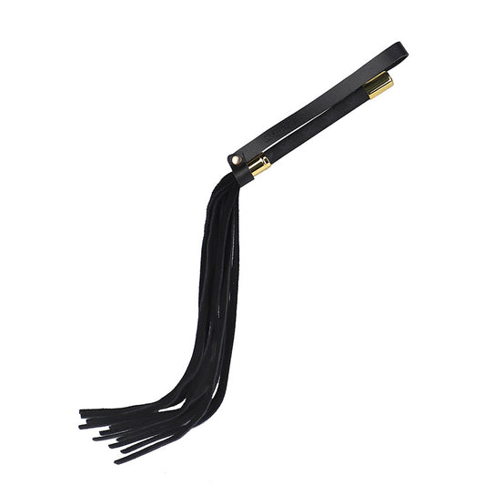 Luxuriöser Flogger, Peitsche aus echtem schwarzem Leder mit Messingdetails