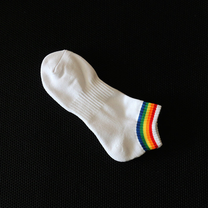 Crew-Socken in Pride-Farben, weiße, regenbogenfarbene Crew-Socken