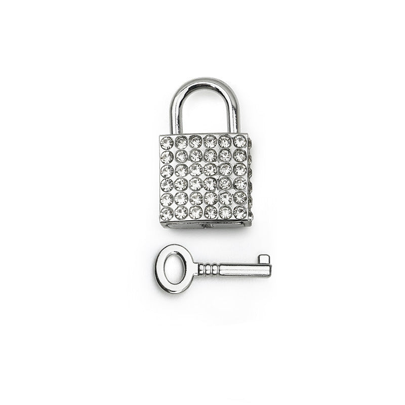 Hänglås, padlock i svart eller silver täckta av kristaller