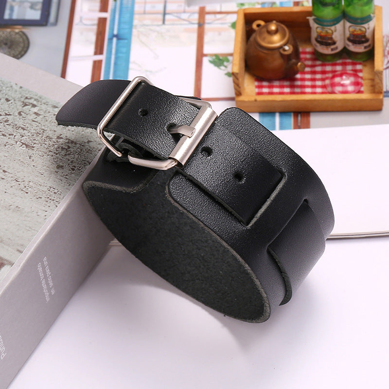 Armband in schwarzem echtem Leder