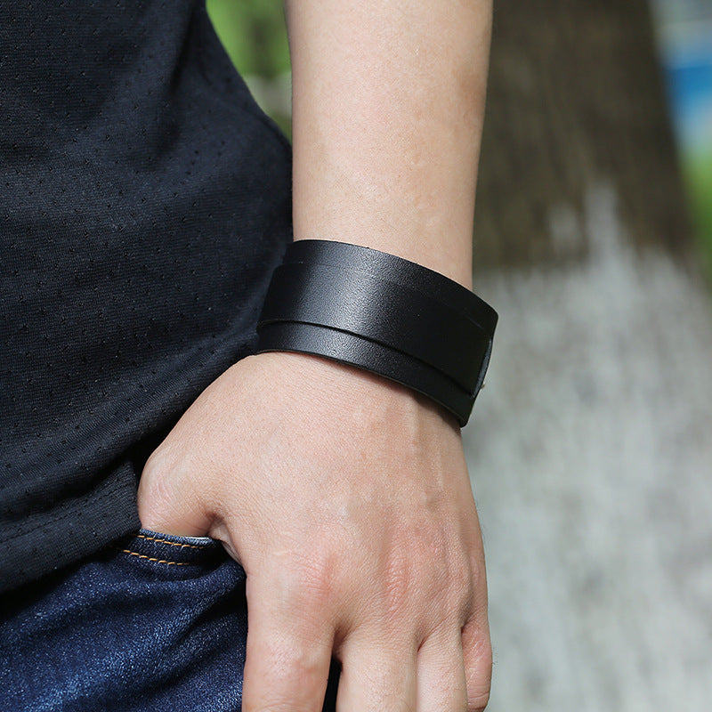 Armband in schwarzem echtem Leder