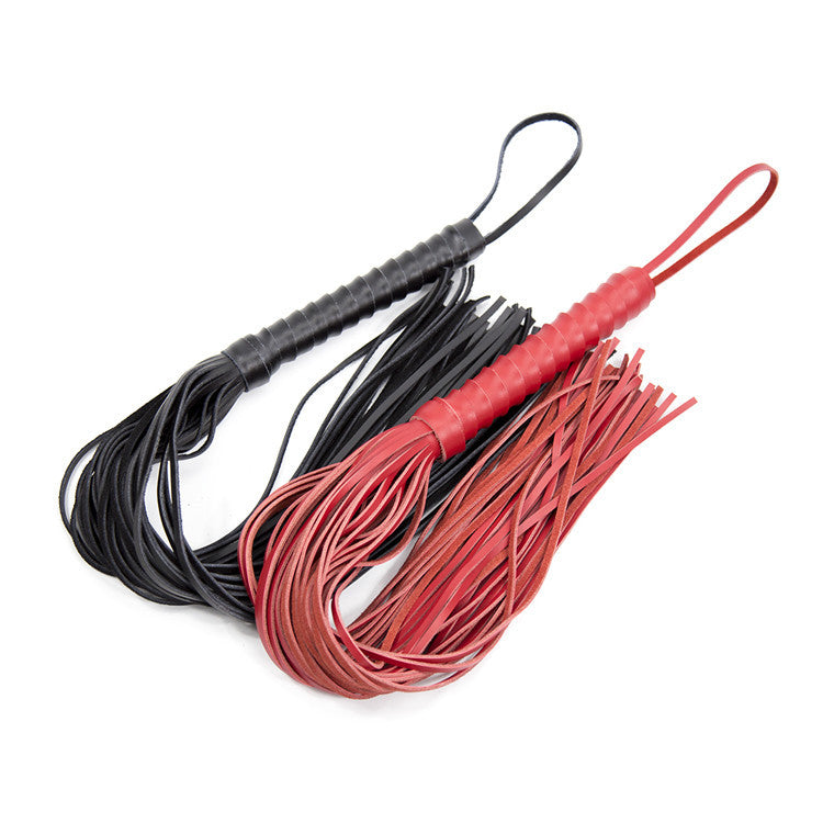 Flogger, whip in genuine leather.