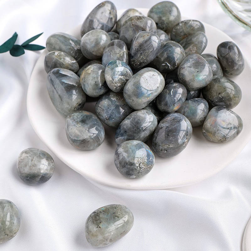 Cristal rodado, piedra lunar negra.