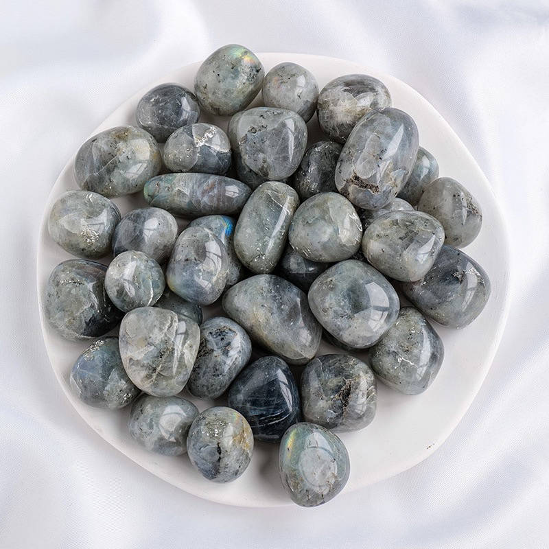Cristal rodado, piedra lunar negra.