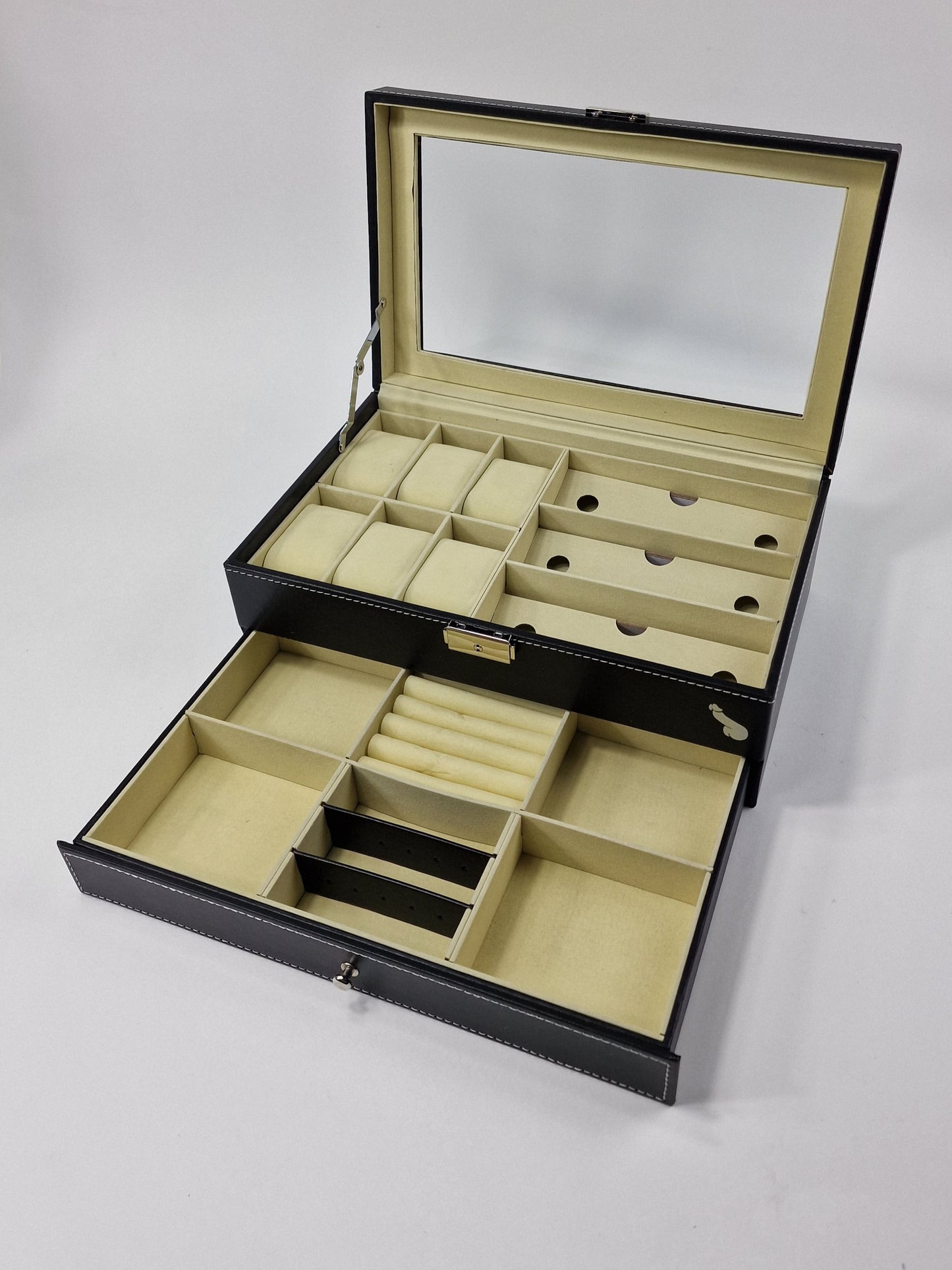 Jewelery box, for jewellery, sunglasses or wristwatches.