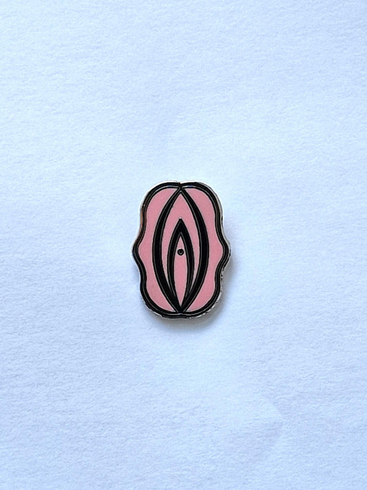 Eine fantastische und lustige Anstecknadel in Form eines rosa-schwarzen Fifi. Stolz-Pin.