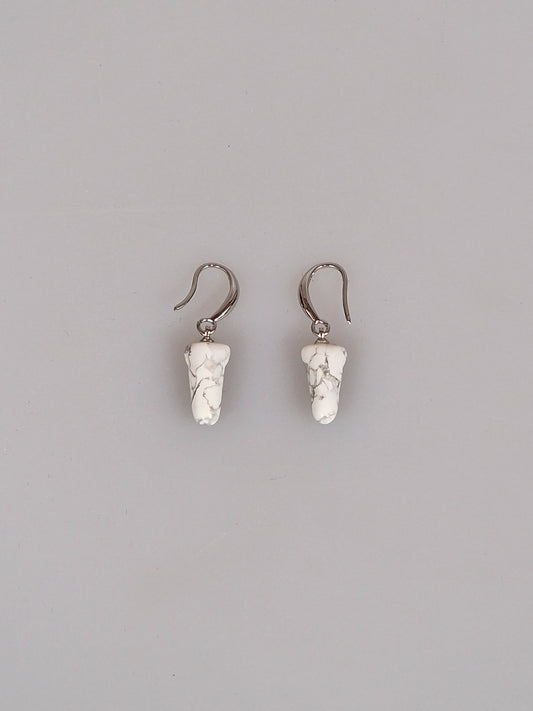 Earring of semi-precious stone Magnesite