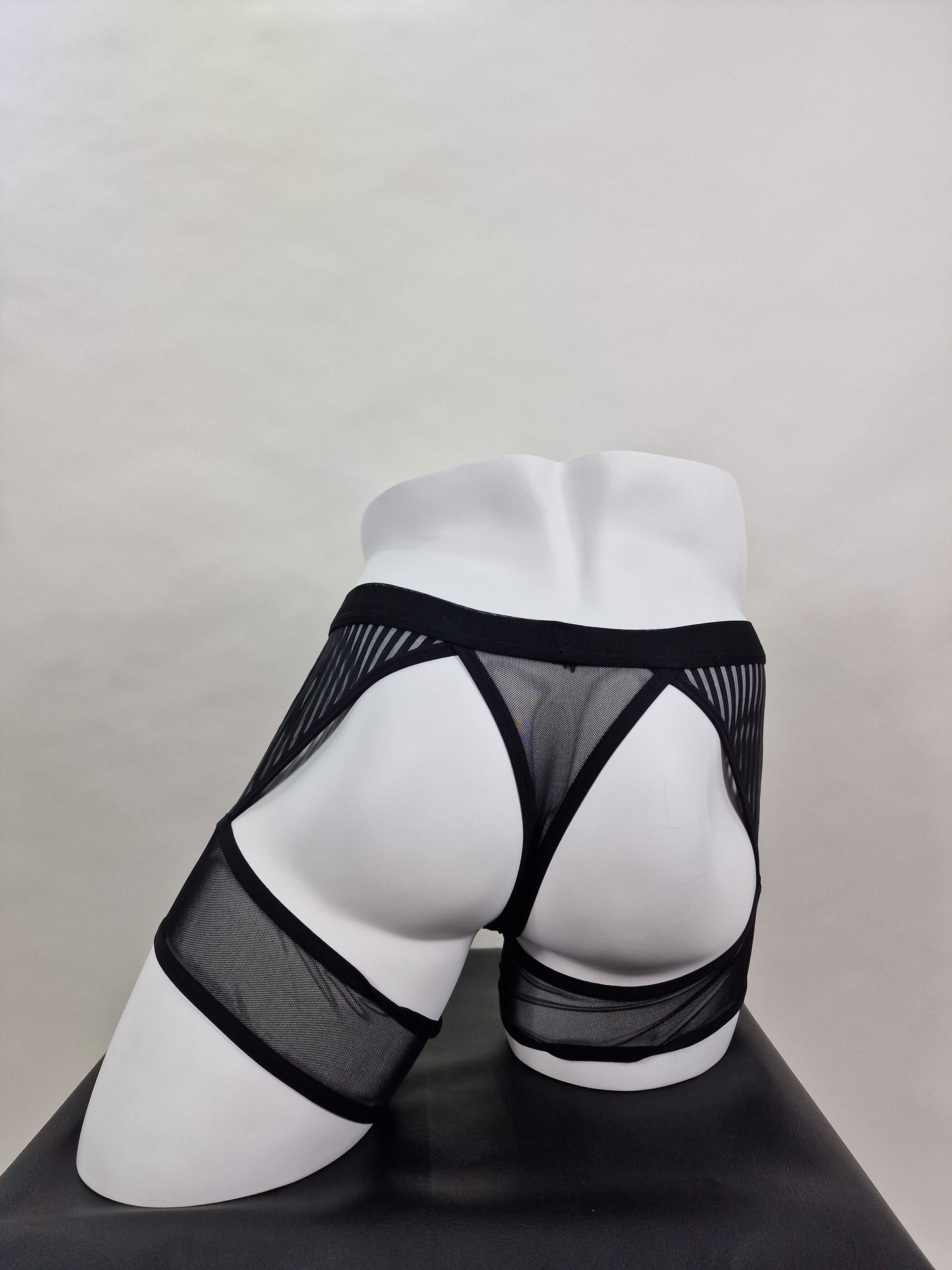 Sexy und einzigartige Tangas oder Tangas mit Beinen.