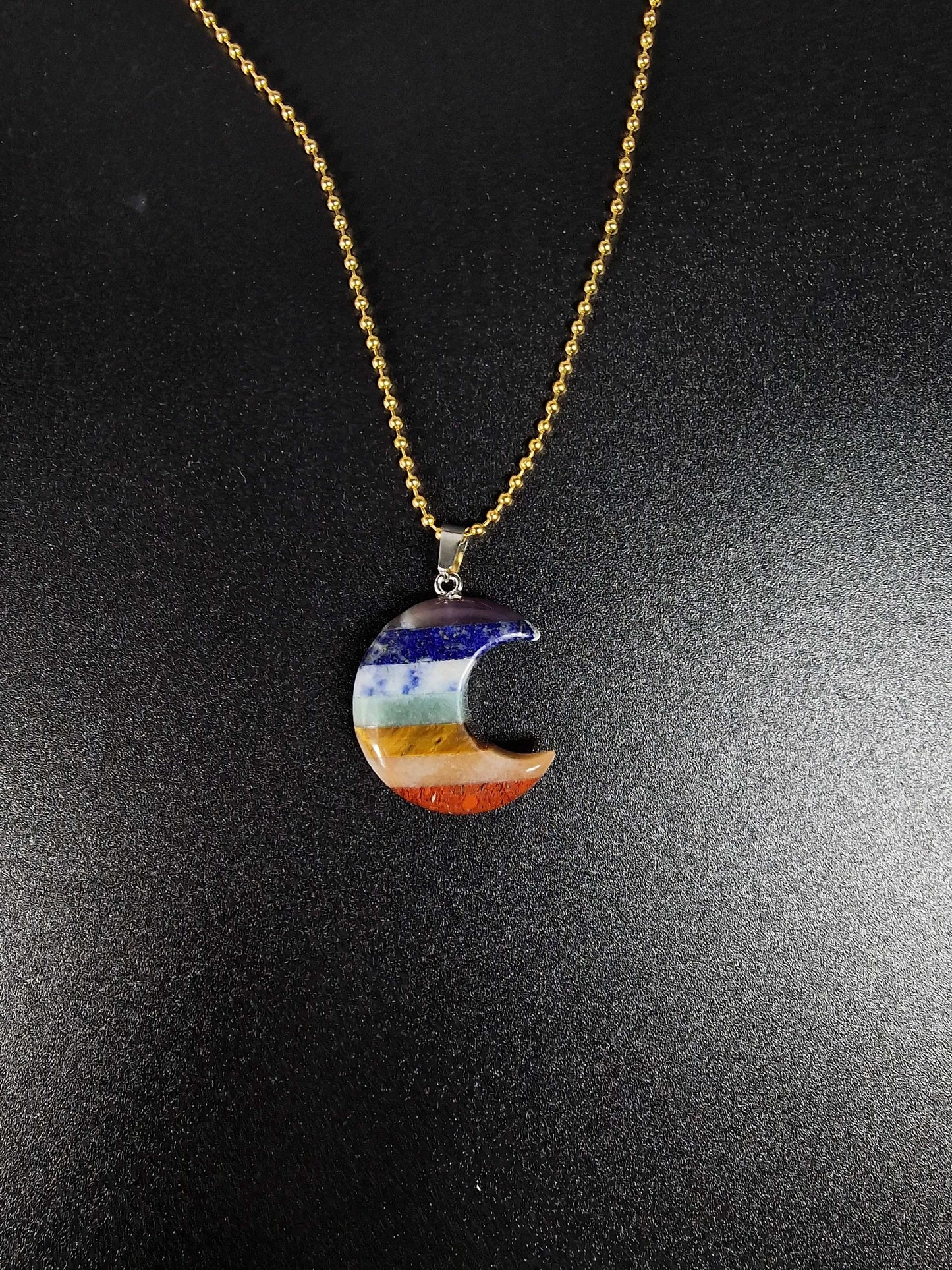 Regnbågsfärgat halsband, 7 chakras halsband - Halvmåne