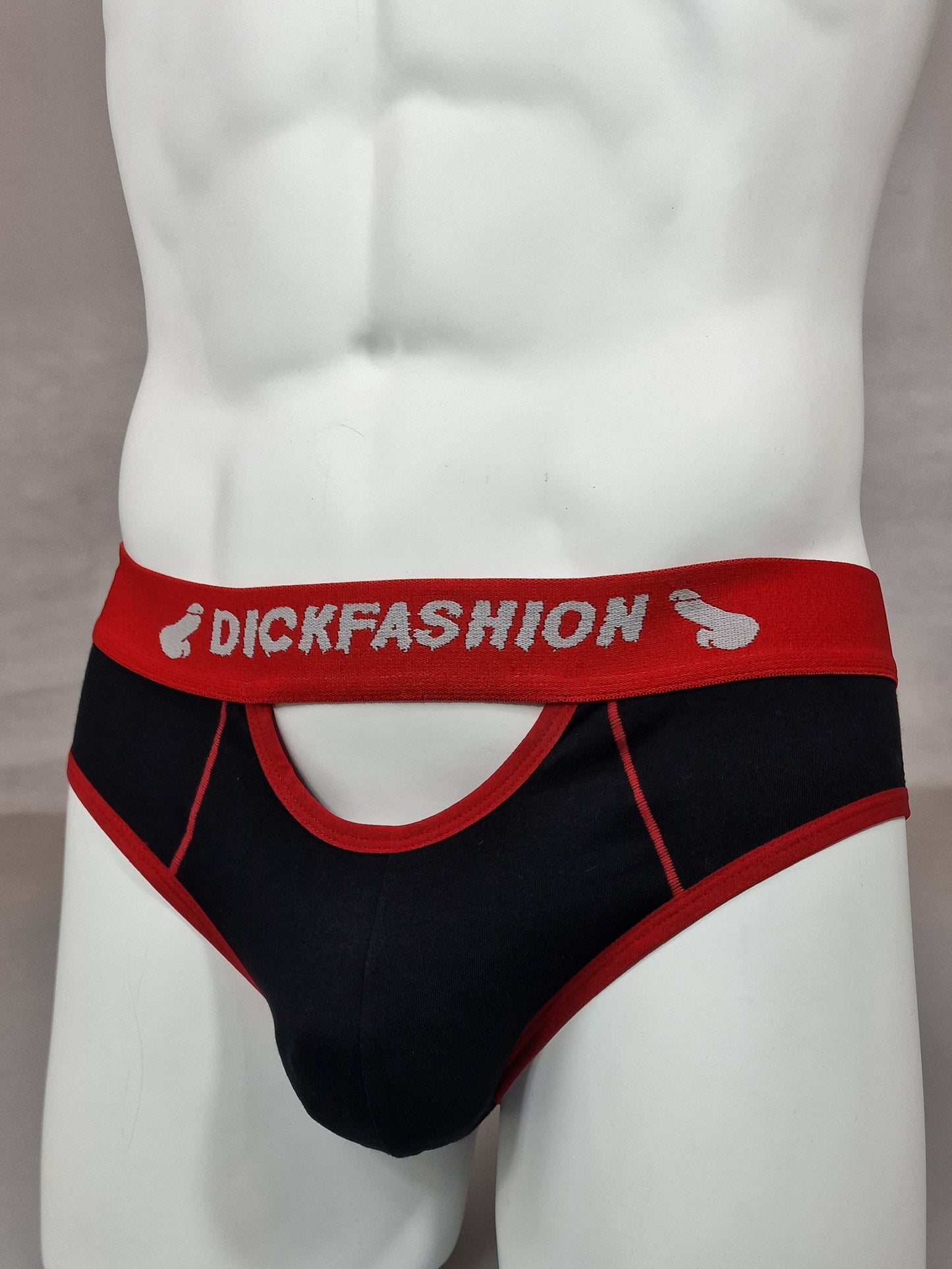 Briefs med hål både fram och bak