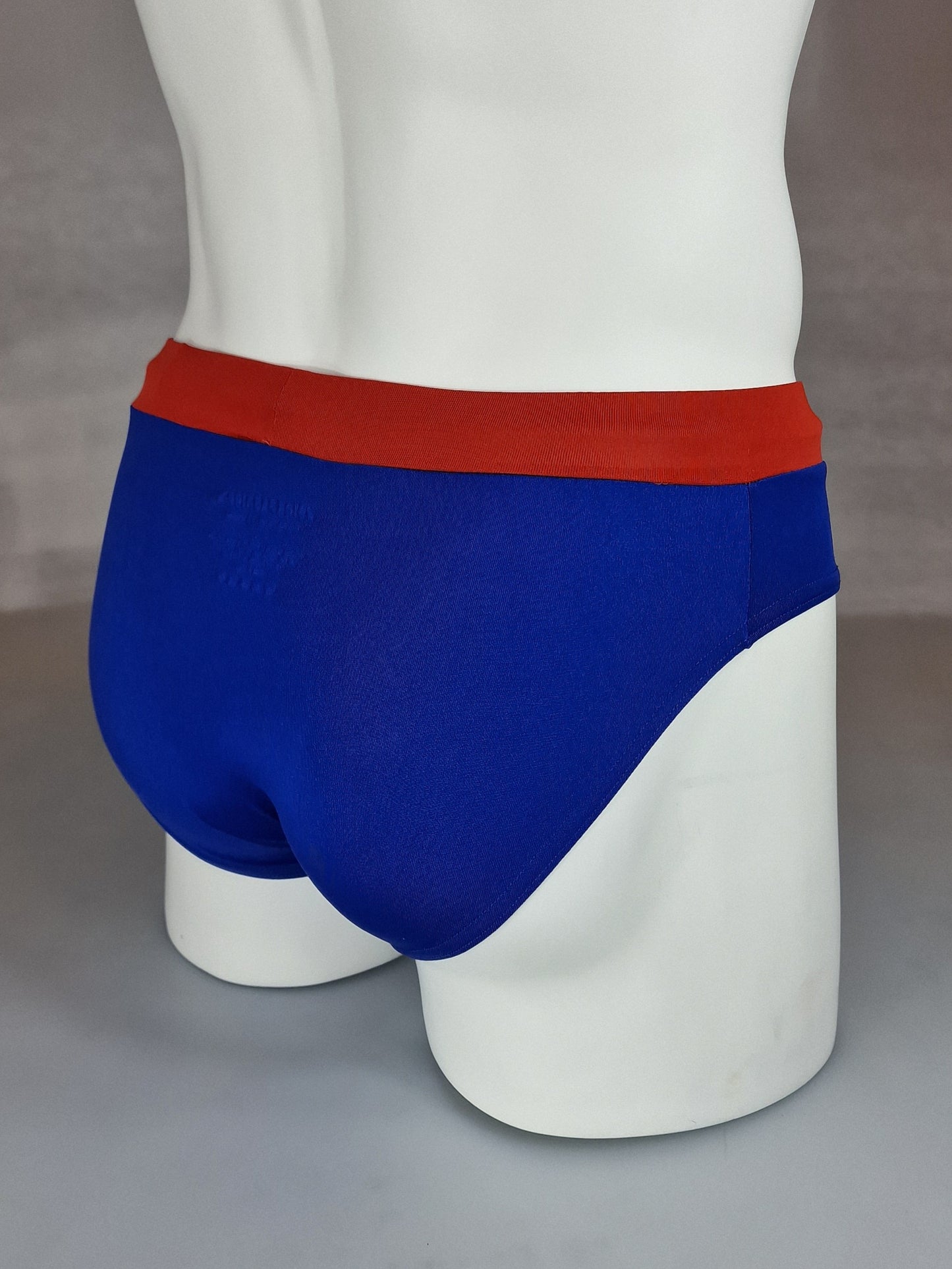 Swim brief blå röda - badbyxor med push up