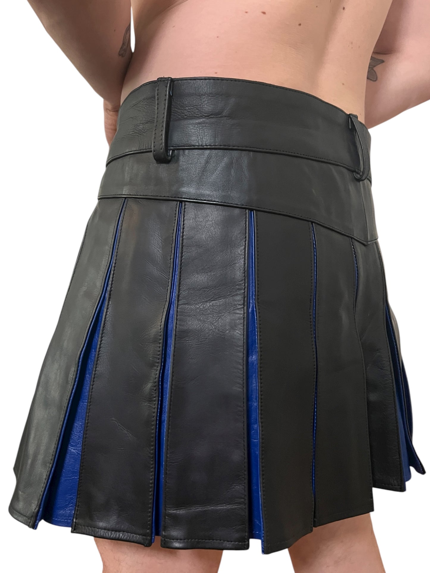 Läder kilt för män i svart och blått äkta skinn, BDSM och gay