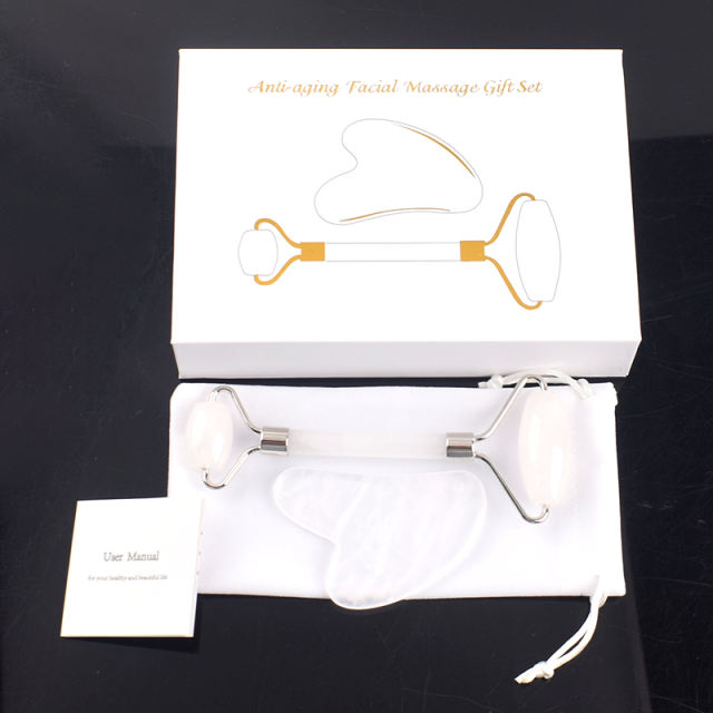 Ansiktsroller, face roller och facescraper i combi-box. Gua Sha i clear quartz eller bergkristall