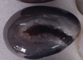 Tumlad agat kristallägg med geoder, 5-7 cm