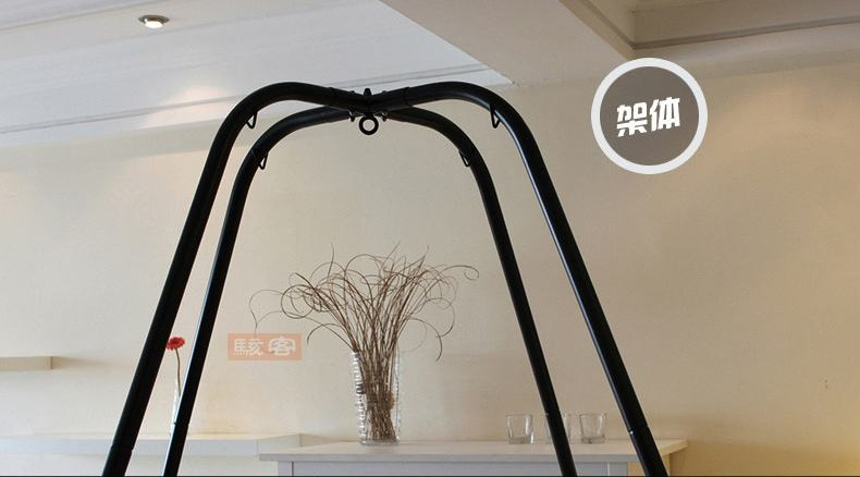 Stable and mobile stand in metal for a sex swing, six sling or large cage. Also suitable for farm games. A durable bag is included