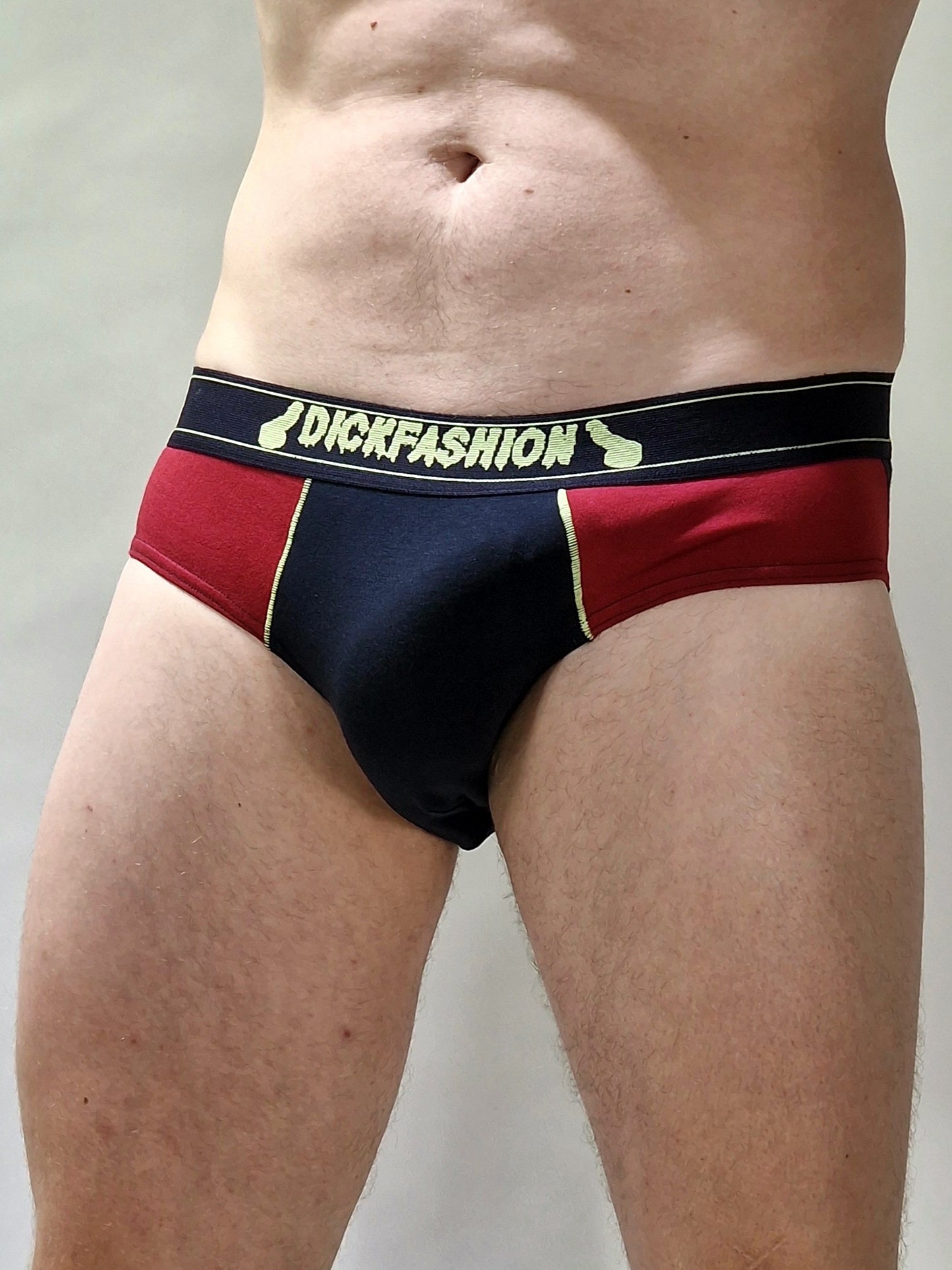 Männerunterwäsche. Schwarze rote Slips, Unterhosen