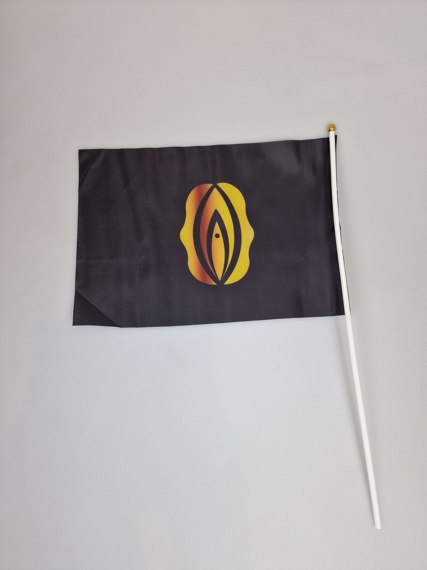 Flaggor på pinne, handflagga eller handflaggor för Pride och andra parader