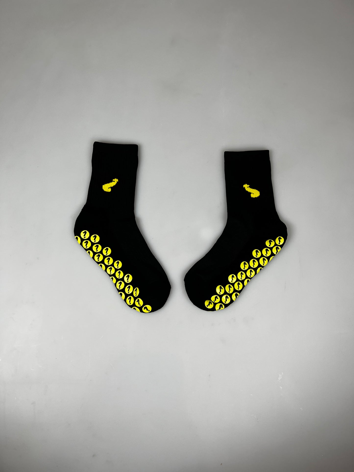 Crew-Socken, schwarz-gelbe Sportsocken mit Anti-Rutsch