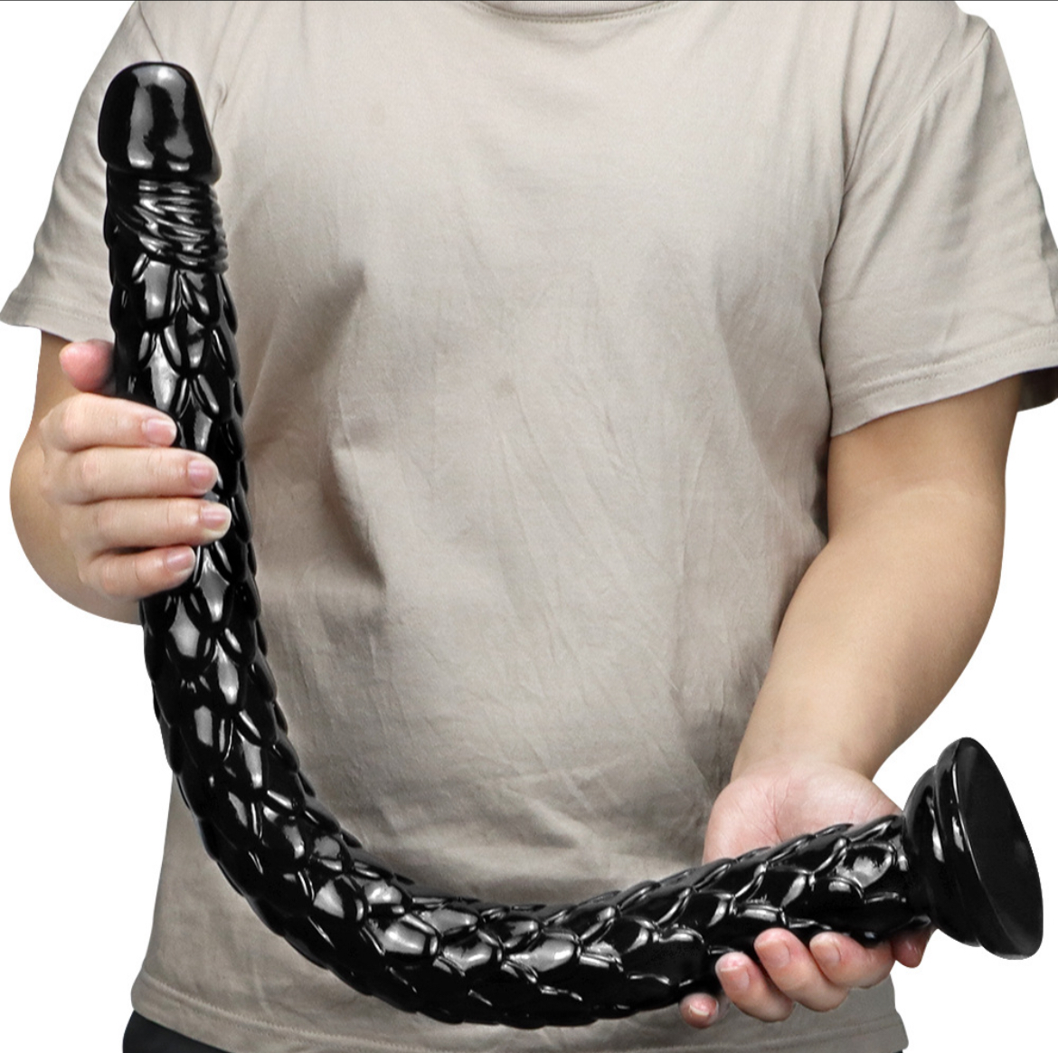 Lång och mjuk dildo, en riktig anaconda snake. En 62 cm lång dildo med kraftig sugpropp.
