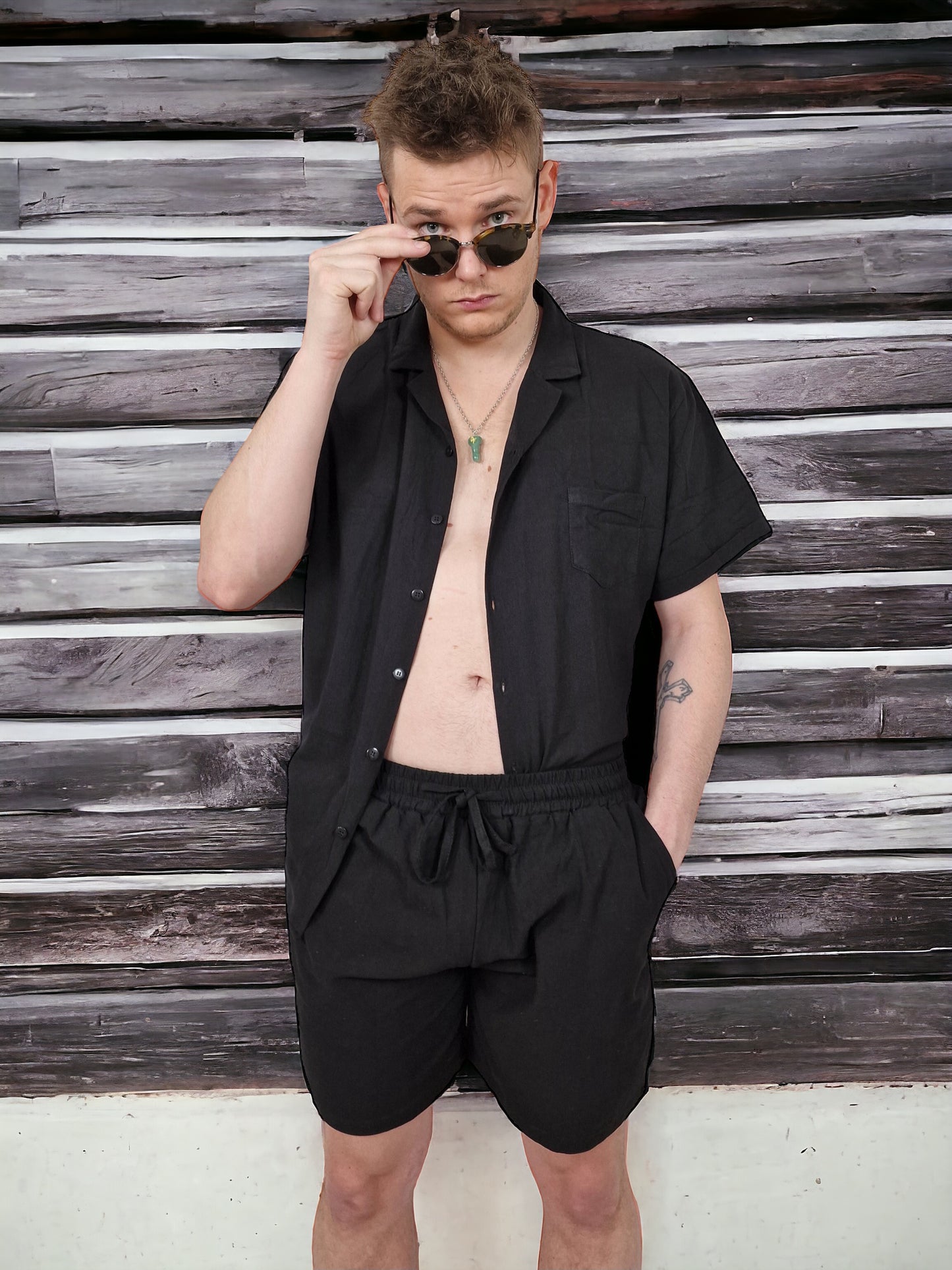 Linne och Bomulls set, shorts och skjorta i relaxed fit - svart med dick