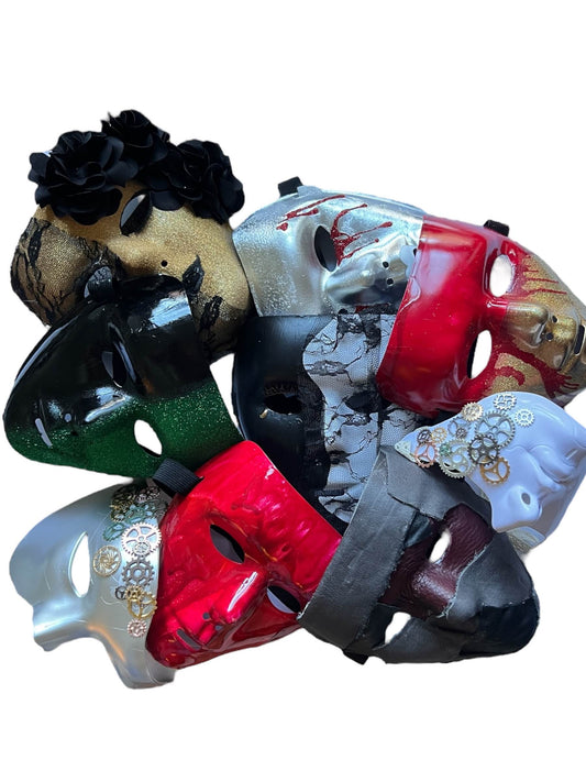 Maske, Gesichtsmasken in verschiedenen handbemalten Farben, perfekt für Halloween, Maskerade oder Fetischpartys