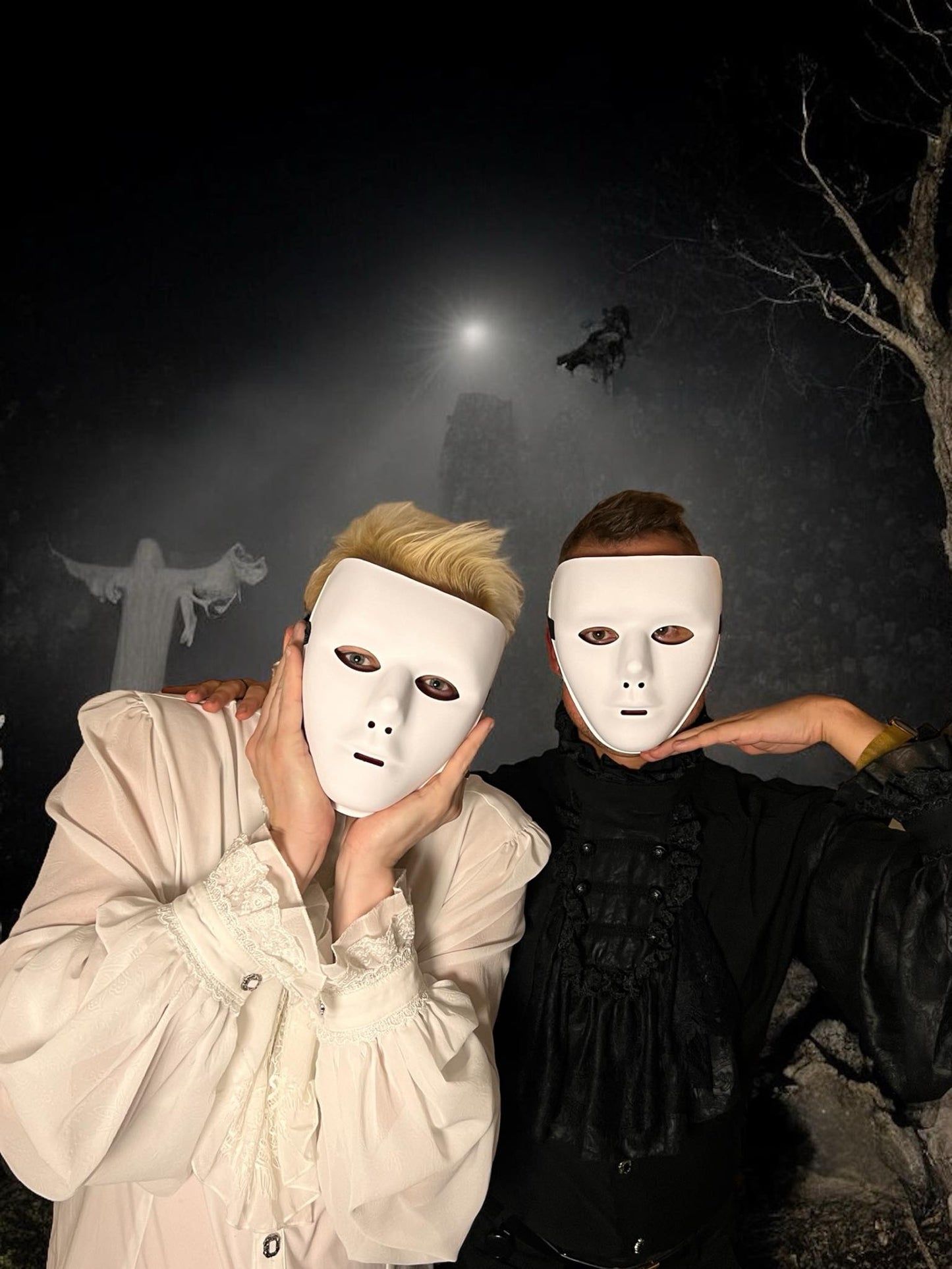 Mask for the face, white no face