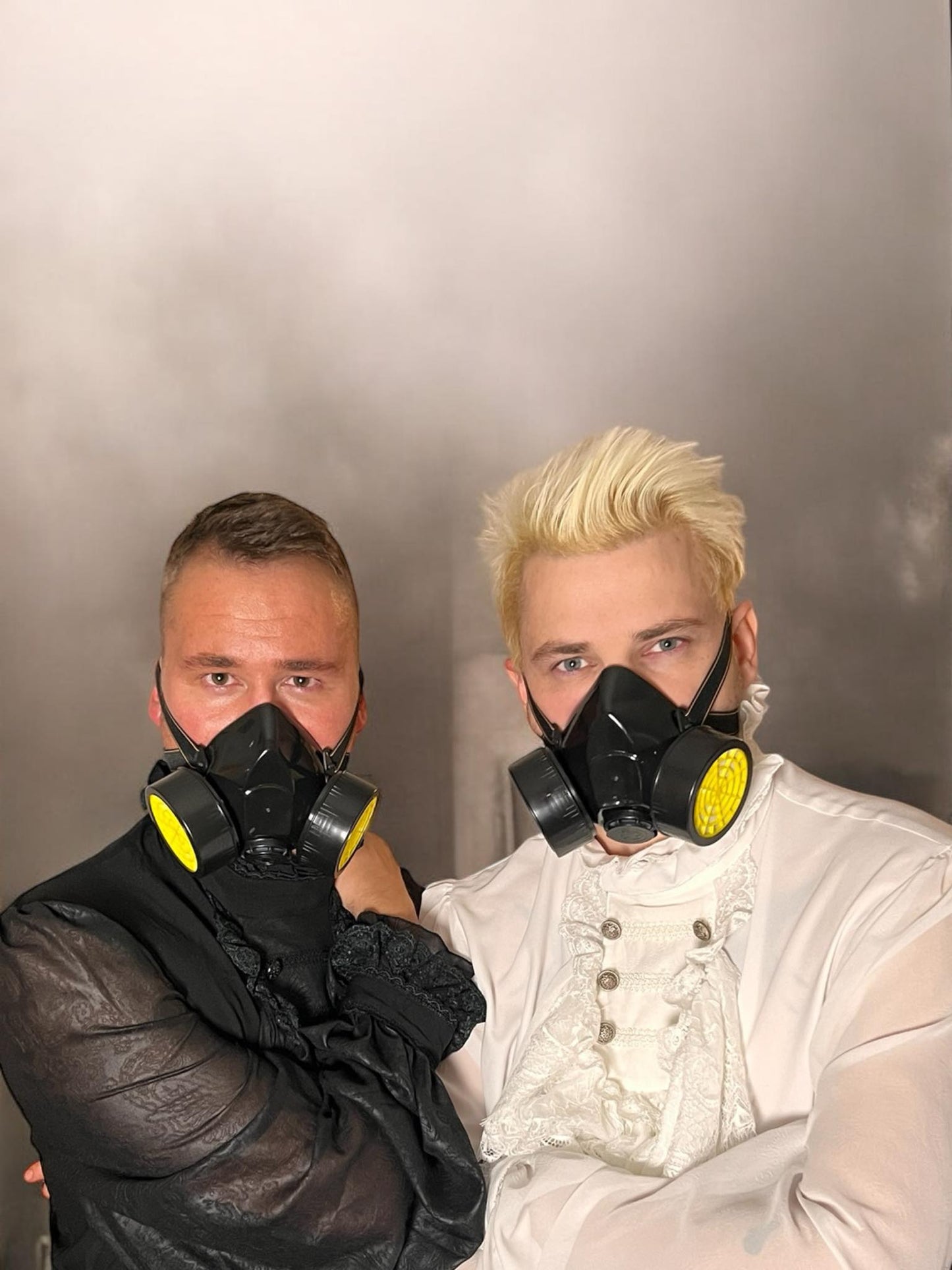 Gas mask, black and yellow