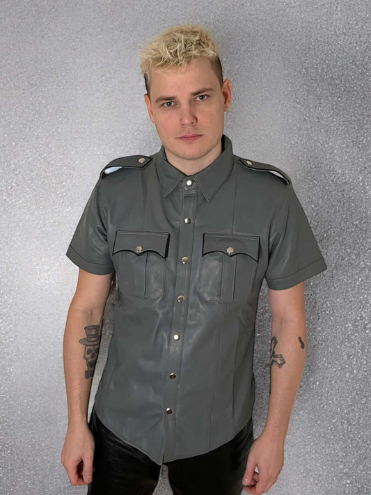 Skjorta i läder, skinnskjorta