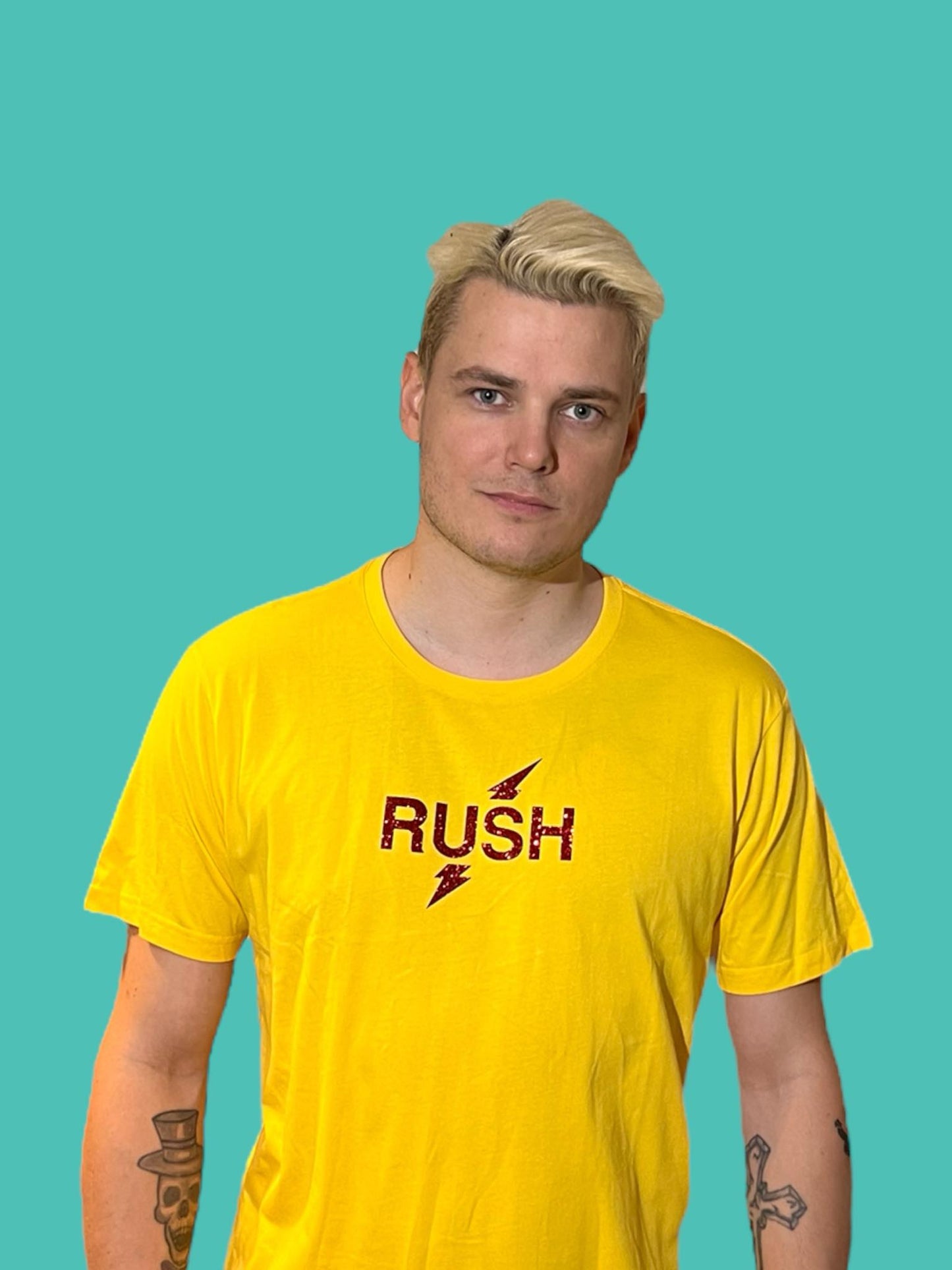Camiseta con estampado de purpurina, broches a presión en purpurina roja