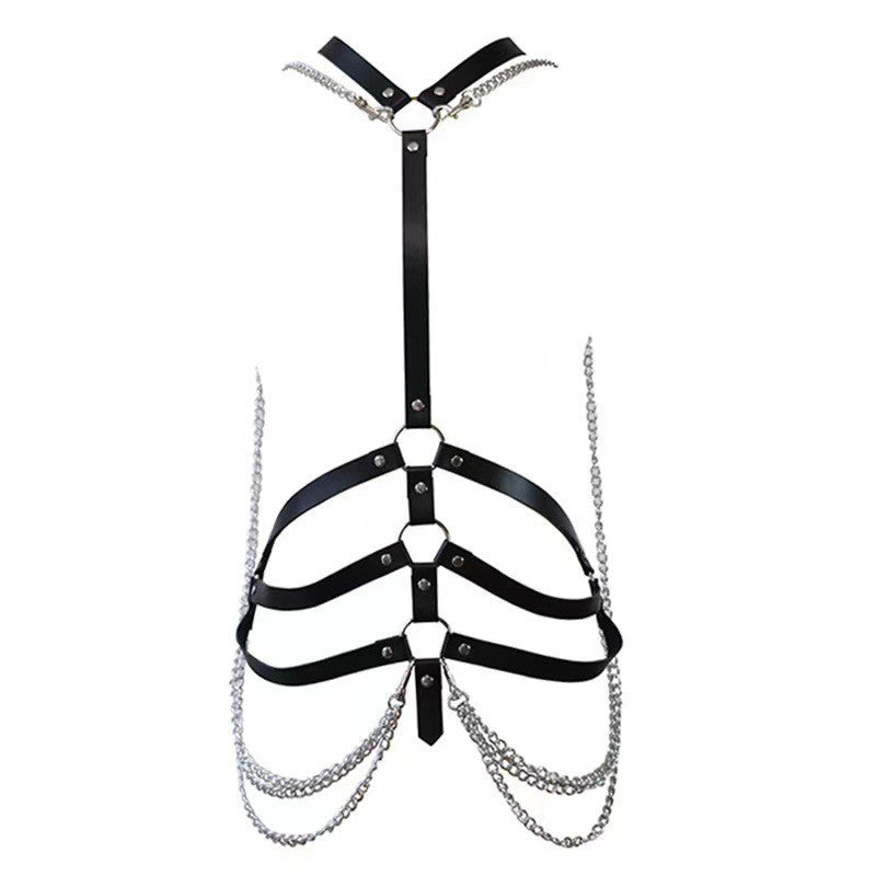 Körper- und Taillengeschirr mit Choker, Ringen und Ketten