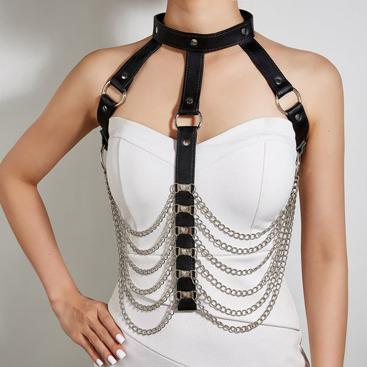 Harness in leather with six chains and choker