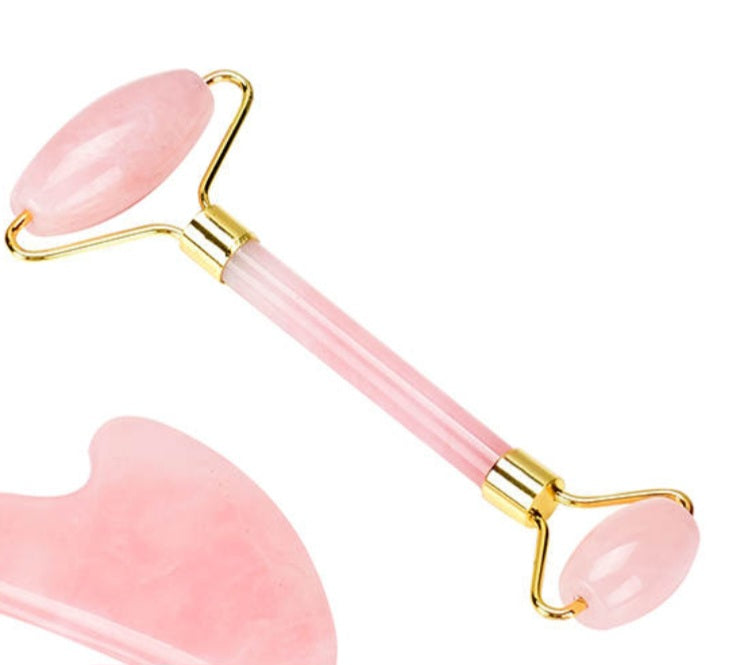 Rodillo facial Rose Quarts gua sha jade o rodillos faciales en cuarzo rosa.
