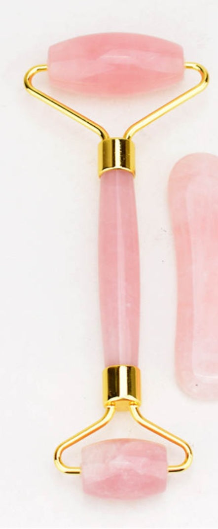 Rodillo facial Rose Quarts gua sha jade o rodillos faciales en cuarzo rosa.