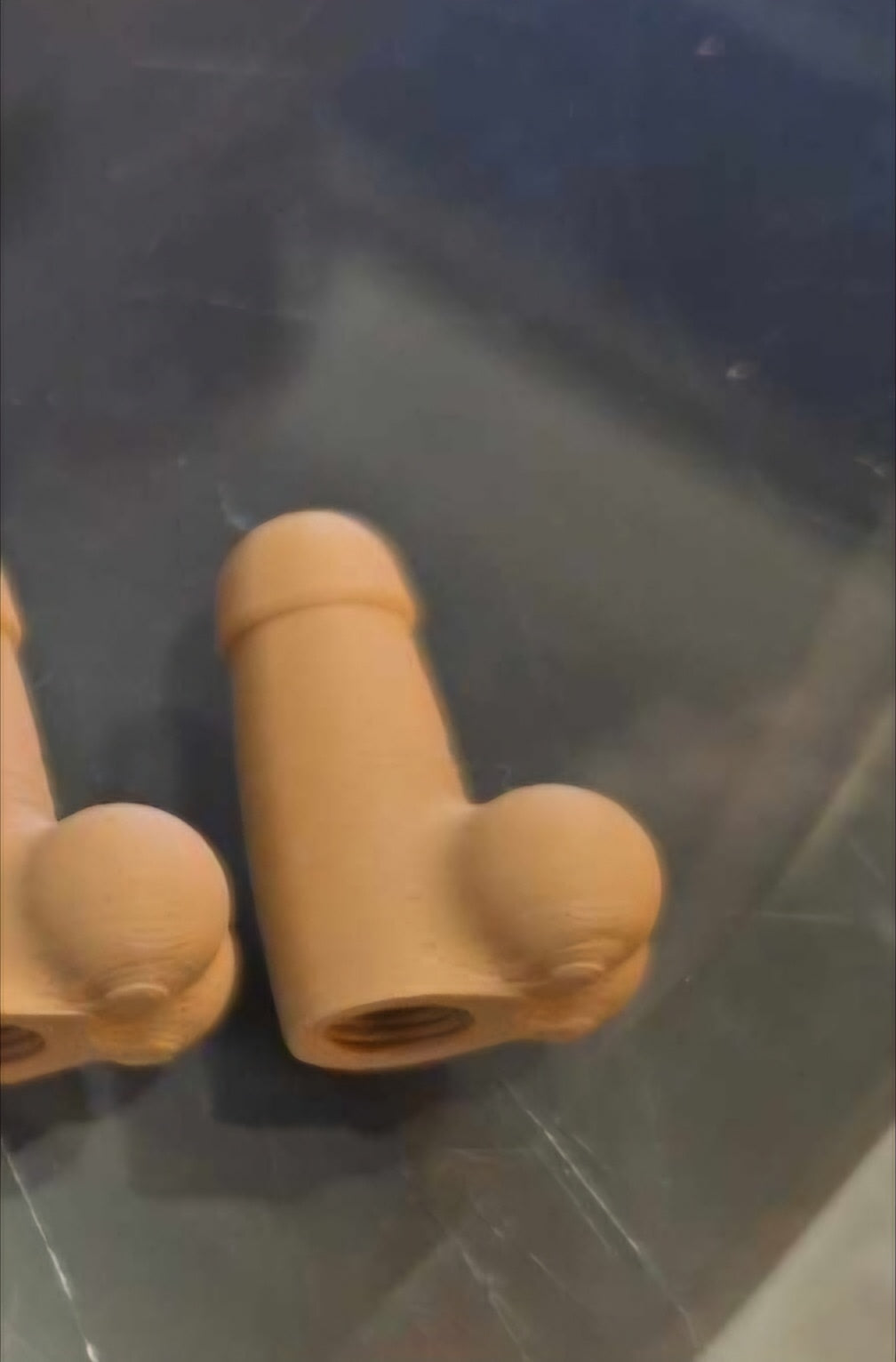 Ventilkappen oder Ventilstecker für Reifen, 4er-Pack. Erhältlich in verschiedenen Farben und passend für die meisten Autos, Motorräder und Fahrräder