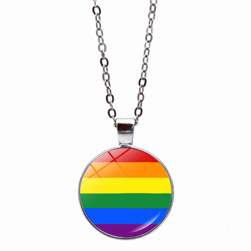 Joyas Pride, collar, pulsera y pendientes. Un conjunto de joyas arcoíris