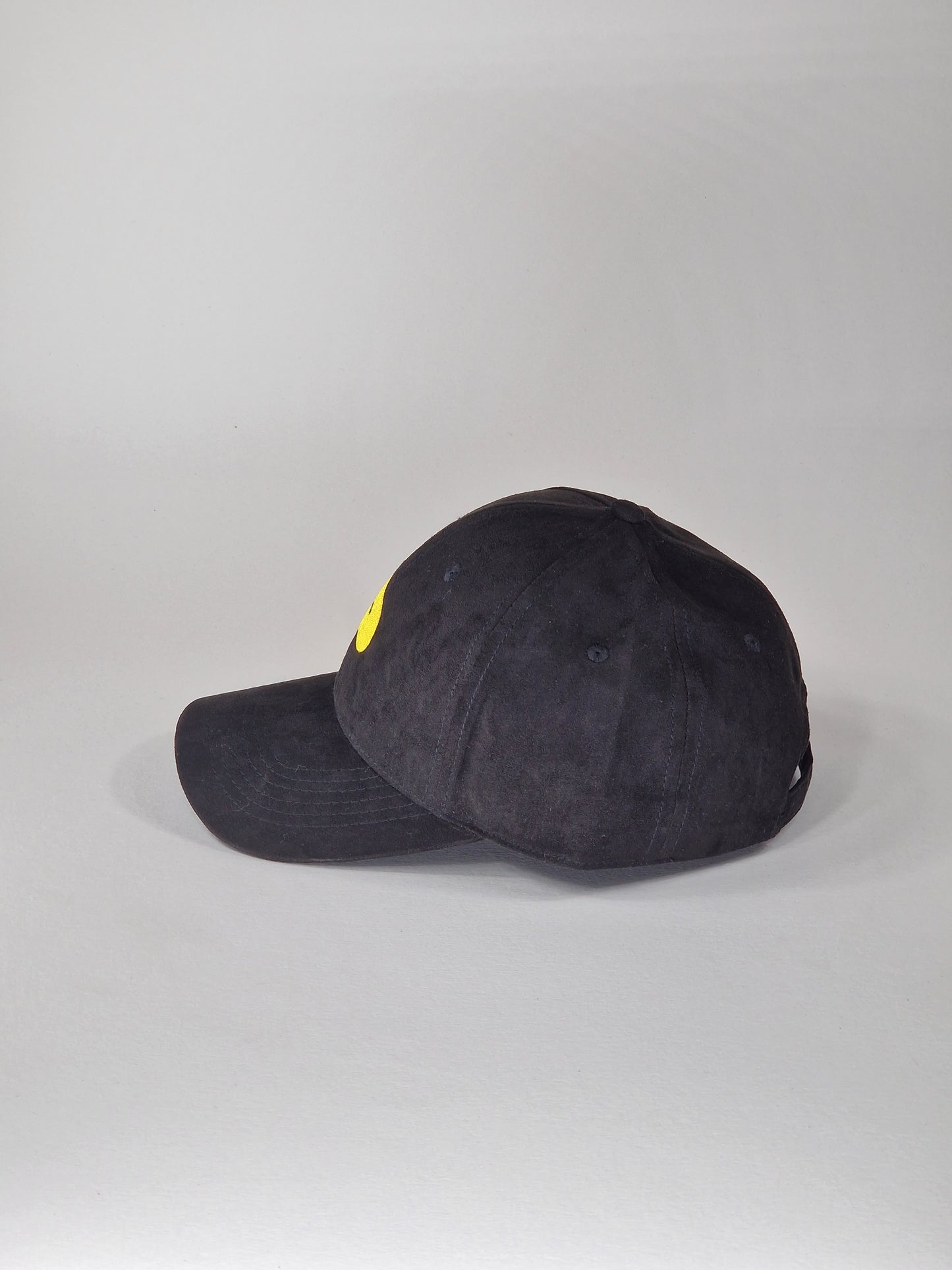 Cap in black nubuck