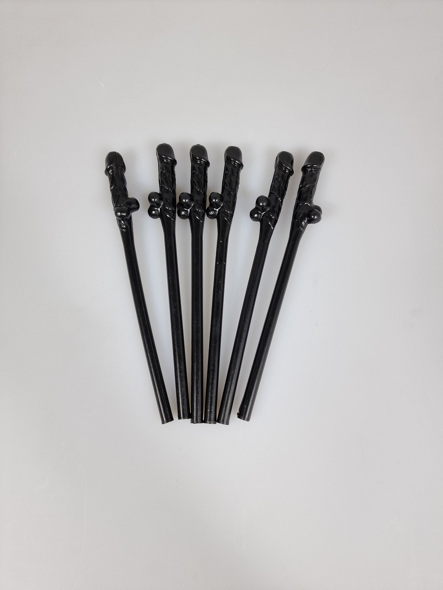 ¡Crea risas y salva el medio ambiente con los chupapollas reutilizables de plástico duro de Dickfashion!