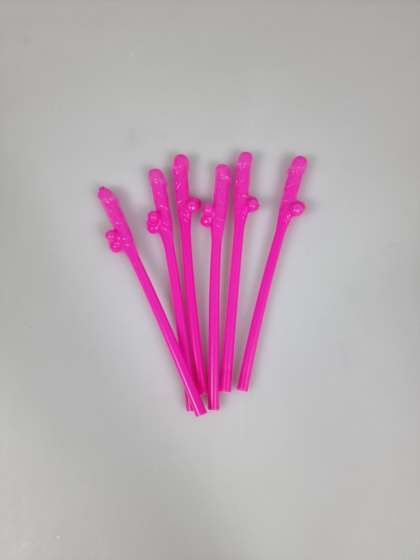 ¡Crea risas y salva el medio ambiente con los chupapollas reutilizables de plástico duro de Dickfashion!