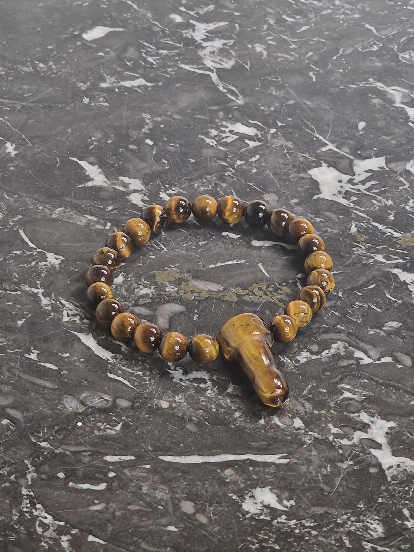 Armband av halvädelstenen Tigeröga i vacker ask