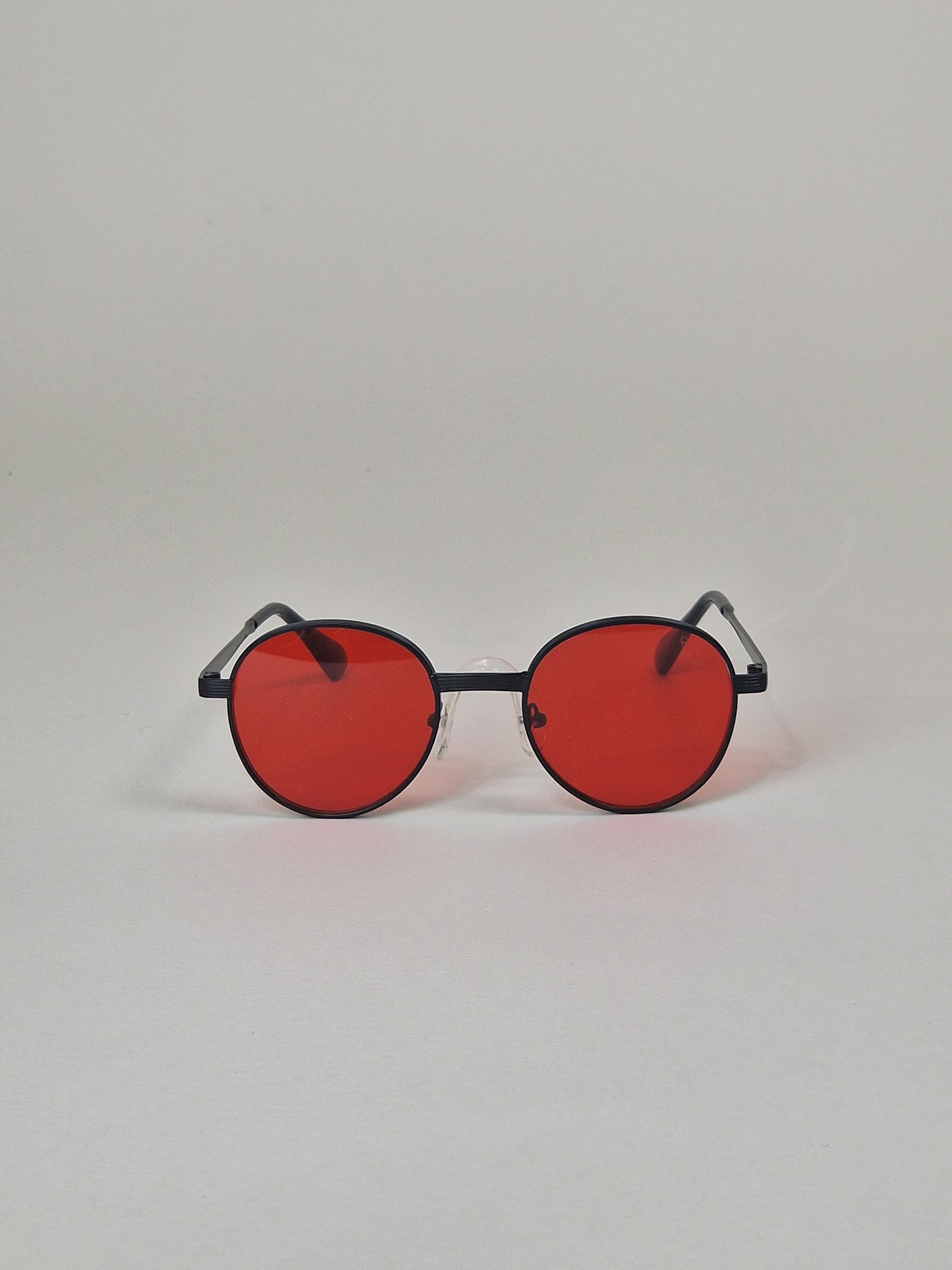 Sonnenbrille mit roten polarisierten Gläsern. Nr. 25