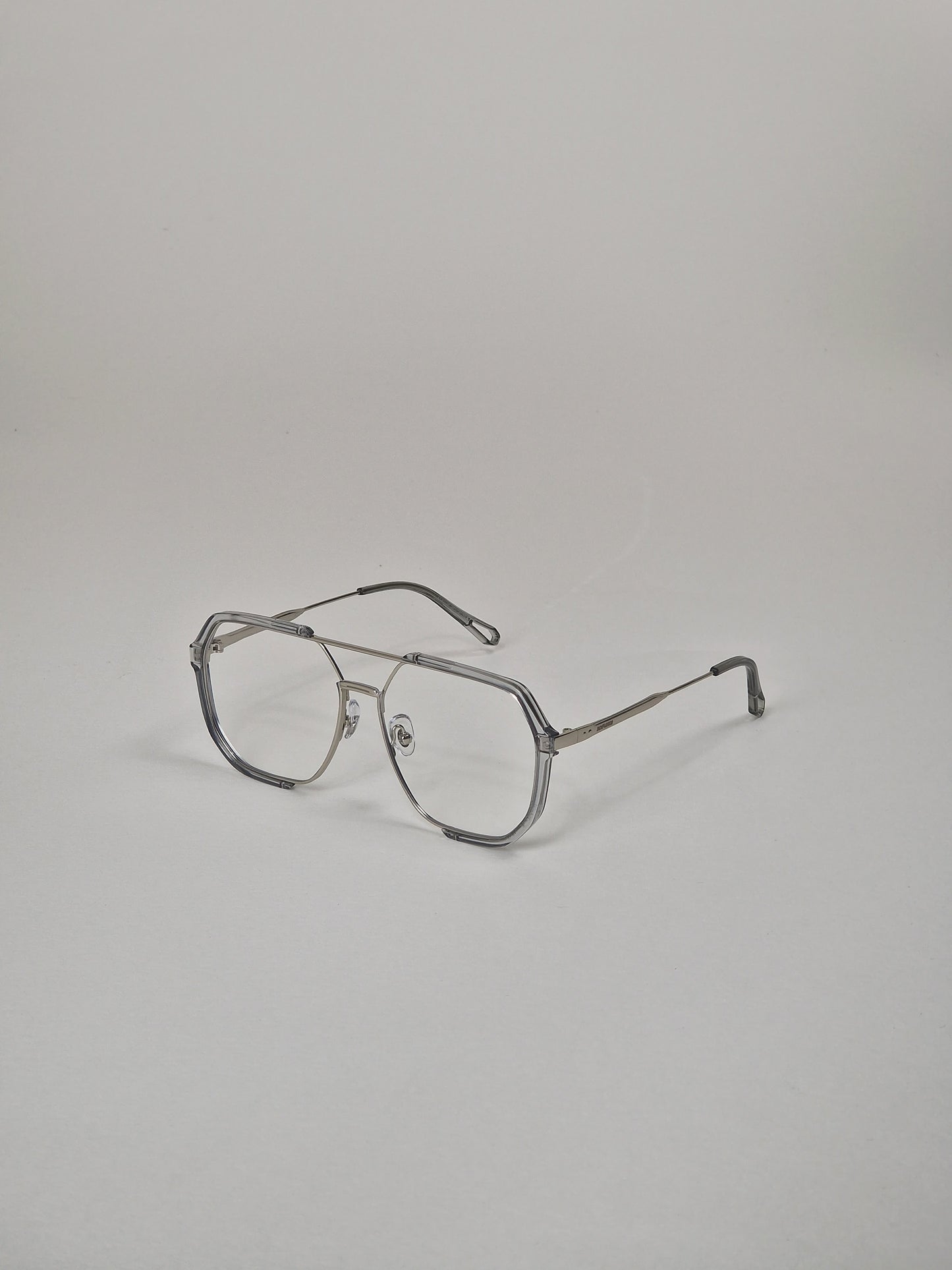 Sonnenbrille, transparente Gläser. Nr. 42
