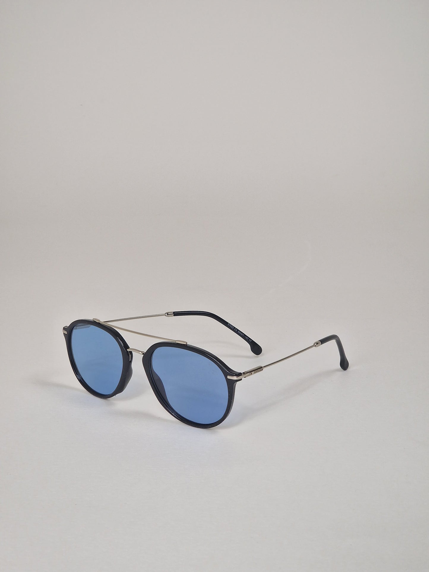 Einzigartige Sonnenbrille mit polarisierten und blau getönten Gläsern. Nr. 16